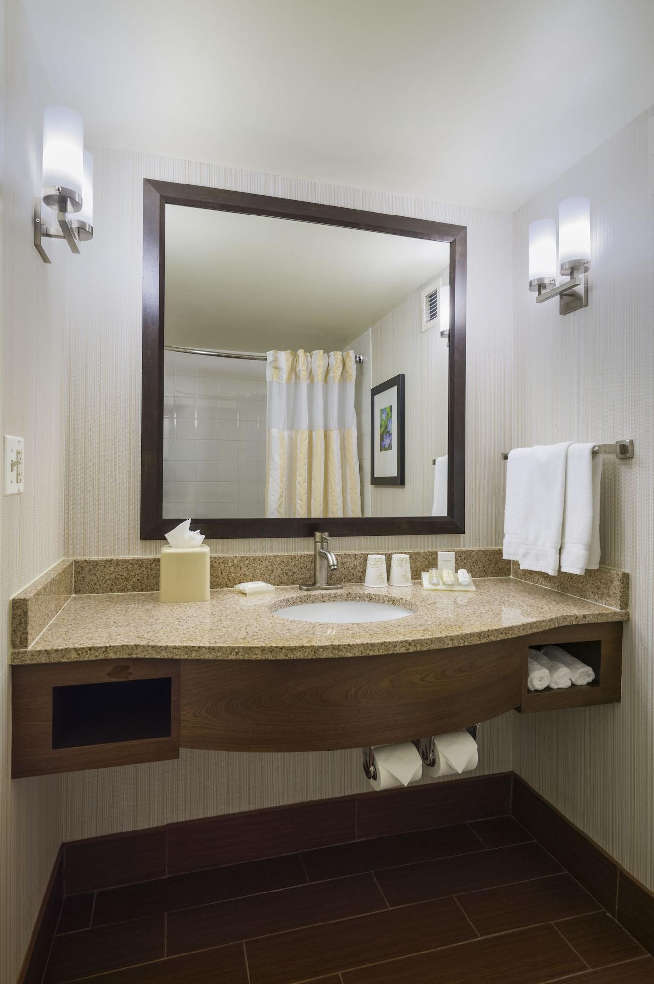Hilton Garden Inn Edison/Raritan Center Exteriör bild