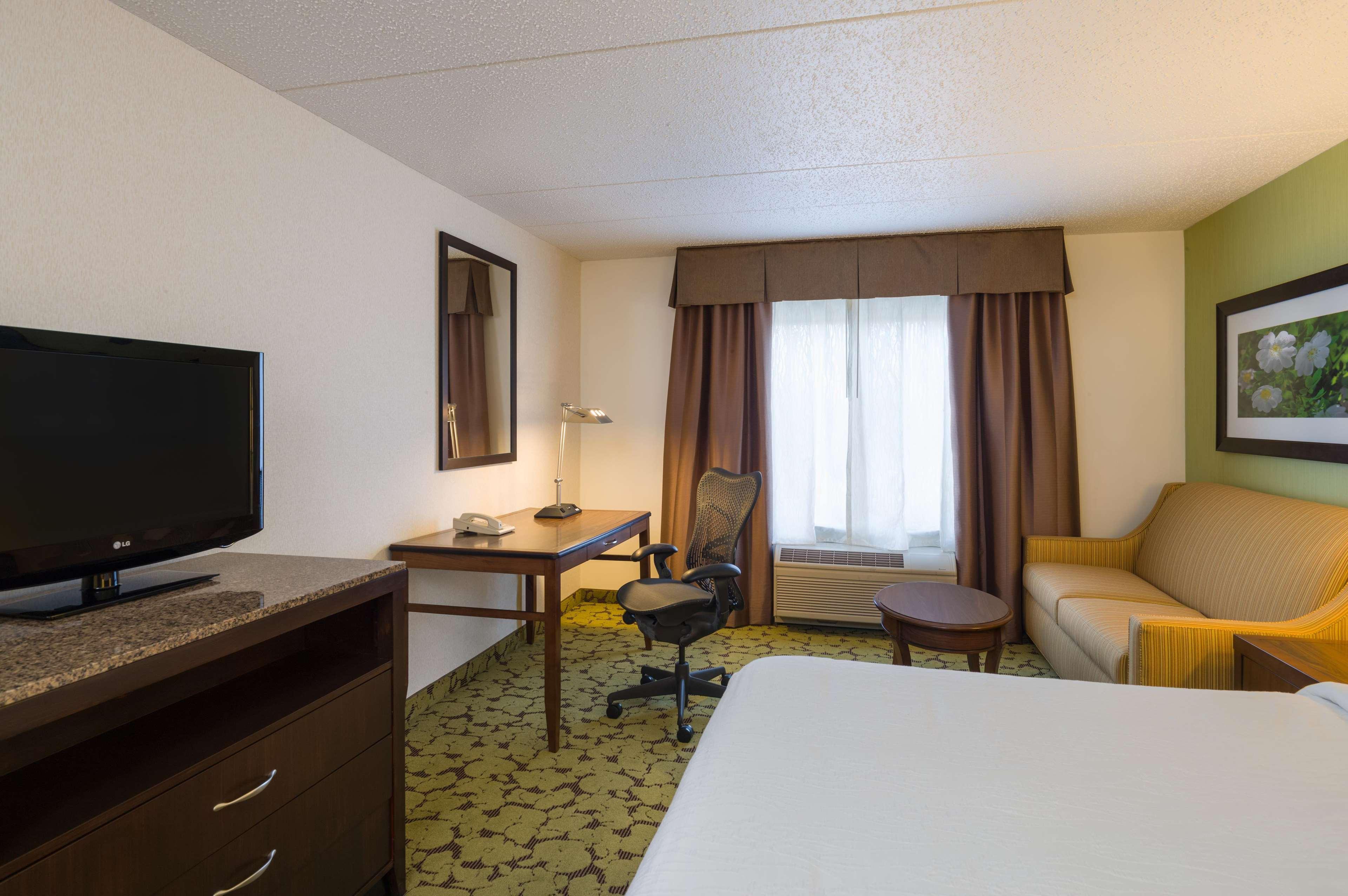 Hilton Garden Inn Edison/Raritan Center Exteriör bild