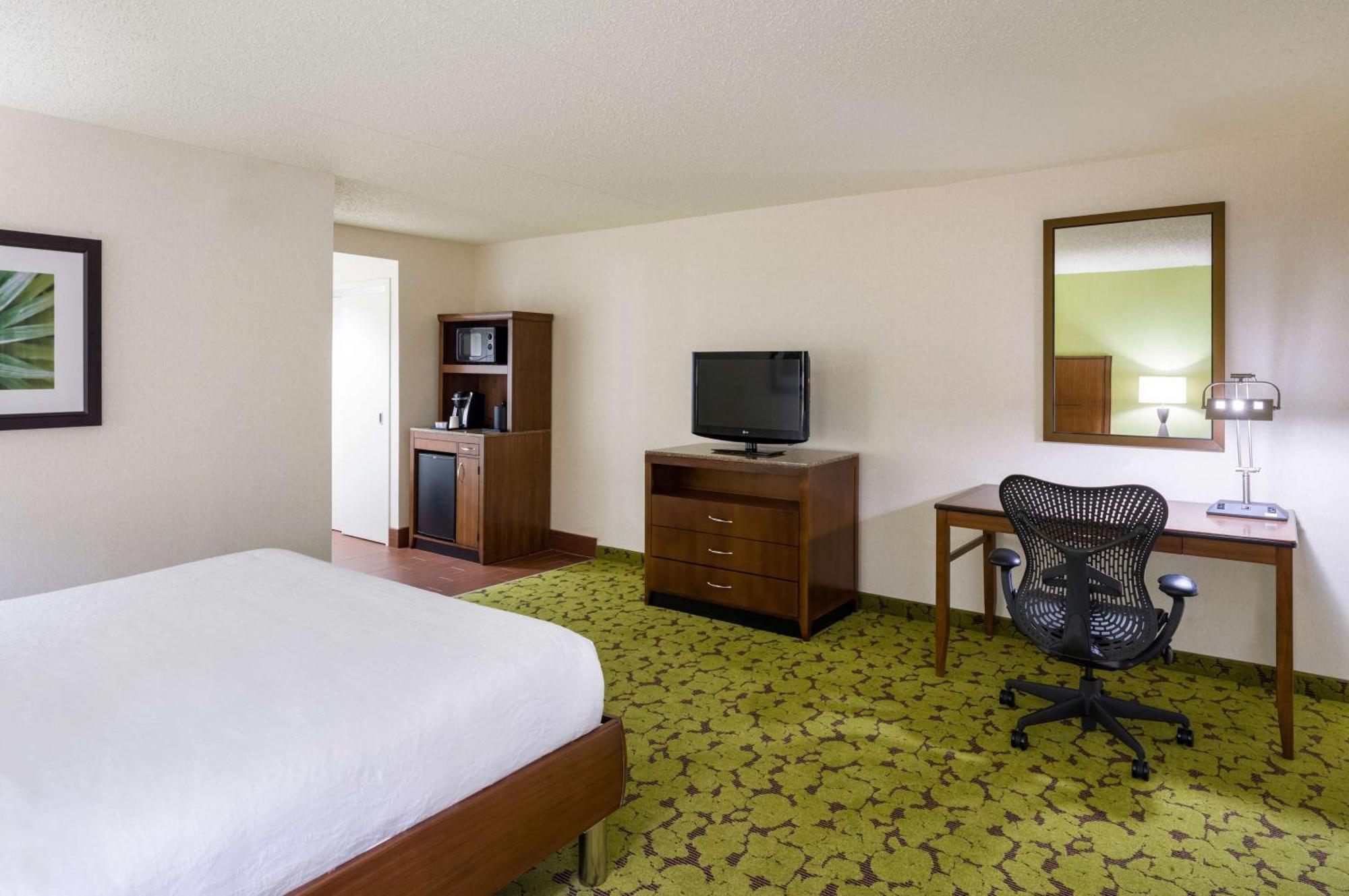 Hilton Garden Inn Edison/Raritan Center Exteriör bild