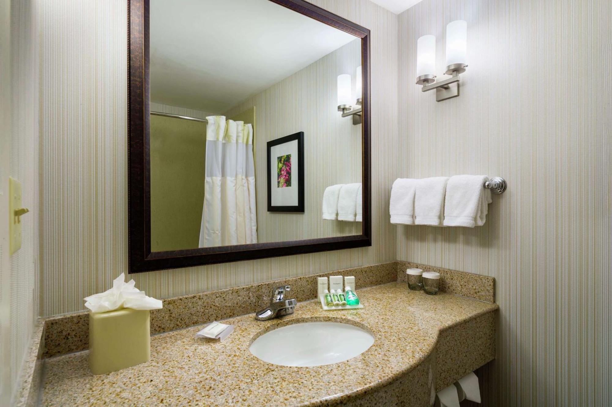 Hilton Garden Inn Edison/Raritan Center Exteriör bild